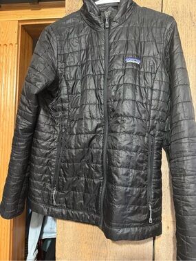 Patagonia Women’s Nano Puff Jacket – Medium – Black
